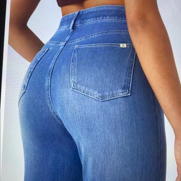 MEDIUM . HALARA FLEX STRETCHY MIDRISE STRAIGHT LEG DISTRESSED DENIUM KNIT JEANS - Picture 4 of 12